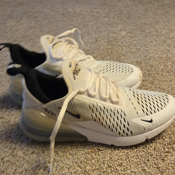 Nike Air Zoom Women Sneakers - White and Black - Picture 5 of 5